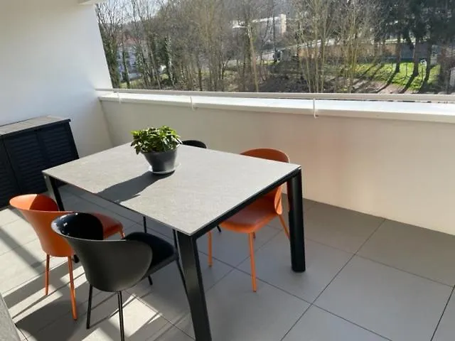 F3 De 74 M2- Chez Carole Et Laurent * Metz